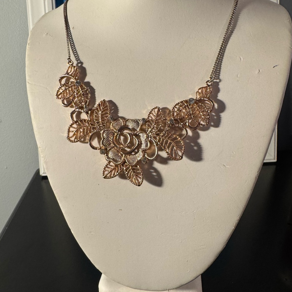 Elegant Rose Filigree Statement Necklace - Gold Tone